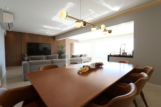 Sala de Jantar de apartamento à venda com 4 quartos, 145m² em Barra Funda, São Paulo