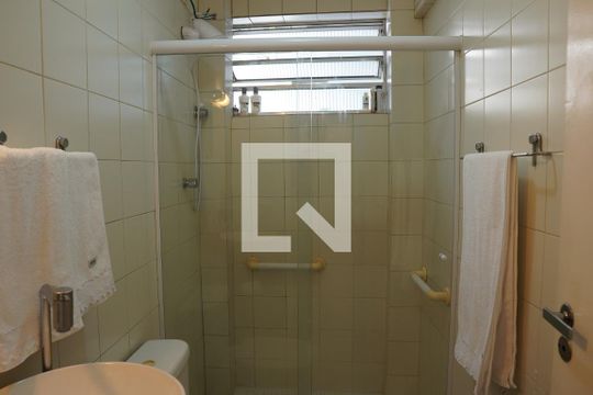 Banheiro de apartamento à venda com 2 quartos, 65m² em Sumarezinho, São Paulo