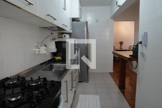 Cozinha de apartamento à venda com 2 quartos, 65m² em Sumarezinho, São Paulo