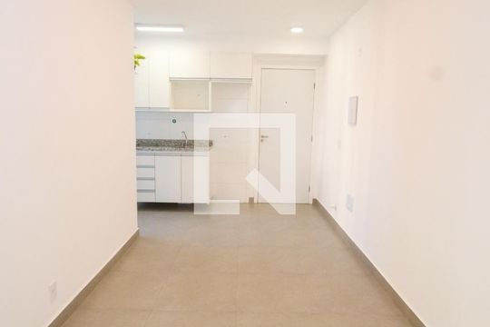 Sala de apartamento para alugar com 2 quartos, 49m² em Vila Suzana, São Paulo