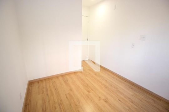 Quarto 1 de apartamento para alugar com 2 quartos, 49m² em Vila Suzana, São Paulo