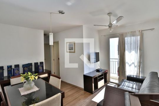 Sala de apartamento para alugar com 3 quartos, 70m² em Quarta Parada, São Paulo