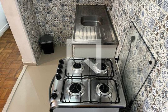 Cozinha de apartamento para alugar com 1 quarto, 48m² em Barra Funda, São Paulo