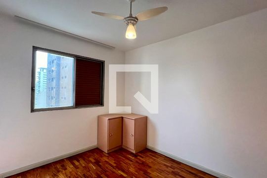 Quarto  de apartamento para alugar com 2 quartos, 120m² em Pinheiros, São Paulo