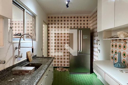 Cozinha de apartamento para alugar com 2 quartos, 120m² em Pinheiros, São Paulo
