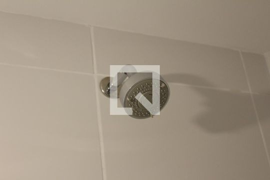 Banheiro de apartamento à venda com 1 quarto, 26m² em Jardim Independência, São Paulo