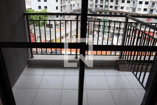 Sacada de apartamento à venda com 1 quarto, 26m² em Jardim Independência, São Paulo