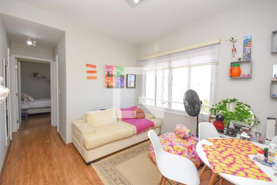 Sala de apartamento para alugar com 2 quartos, 51m² em Moema, São Paulo