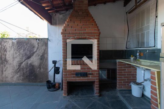 Churrasqueira de casa à venda com 4 quartos, 190m² em Vila Paiva, São Paulo