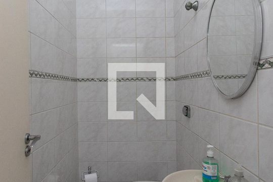 Lavabo de casa à venda com 4 quartos, 190m² em Vila Paiva, São Paulo