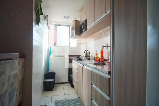 Cozinha de apartamento para alugar com 2 quartos, 40m² em Rubem Berta, Porto Alegre