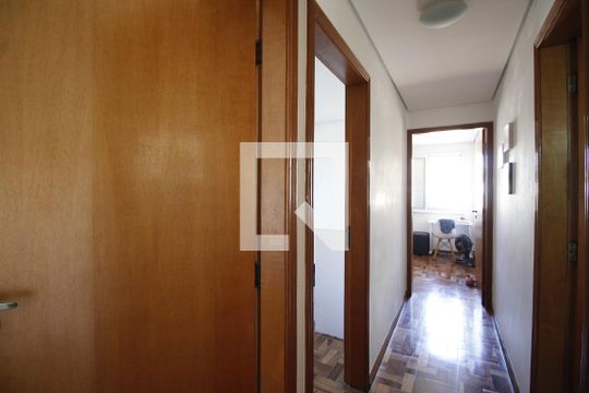 Corredor de apartamento para alugar com 3 quartos, 113m² em Santana, São Paulo