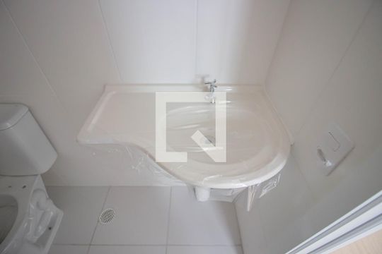Banheiro de apartamento para alugar com 2 quartos, 32m² em Jardim Helena, São Paulo
