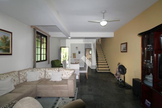 Sala de casa de condomínio à venda com 4 quartos, 300m² em Anil, Rio de Janeiro