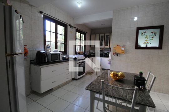 Cozinha de casa de condomínio à venda com 4 quartos, 300m² em Anil, Rio de Janeiro