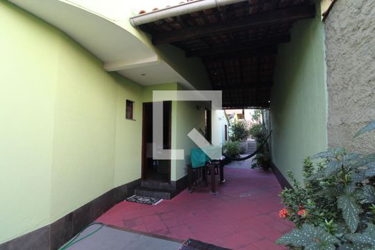 Lateral da casa de casa de condomínio à venda com 4 quartos, 300m² em Anil, Rio de Janeiro