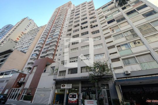 Fachada de kitnet/studio para alugar com 1 quarto, 42m² em Centro, São Paulo