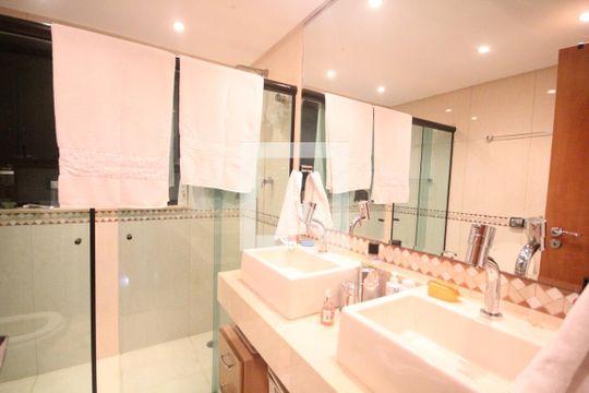 Banheiro da Suite 1 de apartamento à venda com 5 quartos, 300m² em Vila Mariana, São Paulo