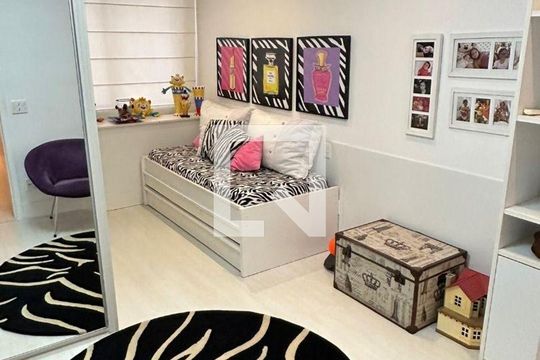 Apartamento à venda com 4 quartos, 300m² em Icaraí, Niterói