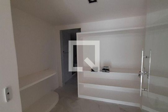 Casa à venda com 6 quartos, 457m² em Camboinhas, Niterói