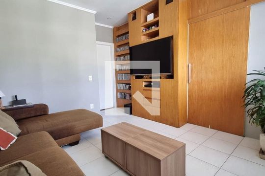 Casa à venda com 4 quartos, 427m² em Camboinhas, Niterói