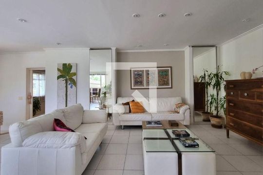 Casa à venda com 4 quartos, 427m² em Camboinhas, Niterói