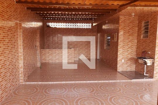 Casa à venda com 3 quartos, 177m² em São Lourenço, Niterói