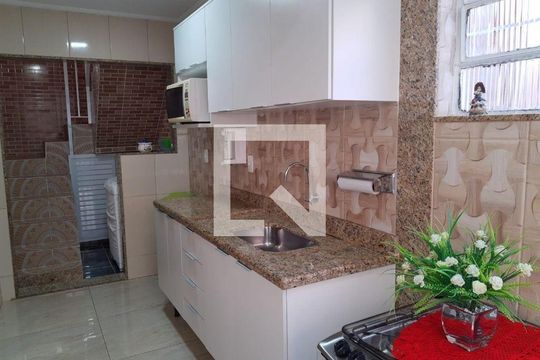 Casa à venda com 3 quartos, 177m² em São Lourenço, Niterói