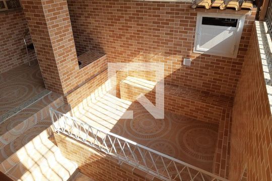 Casa à venda com 3 quartos, 177m² em São Lourenço, Niterói