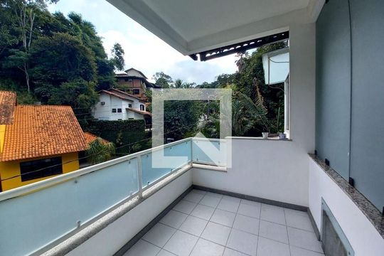Casa à venda com 4 quartos, 253m² em Pendotiba, Niterói