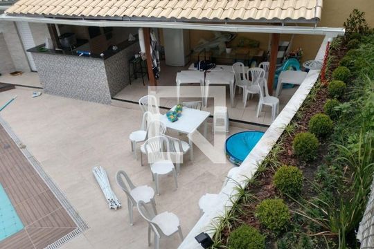 Casa à venda com 4 quartos, 270m² em Maceio, Niterói