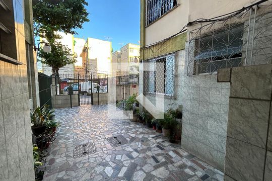 Hall de entrada de apartamento à venda com 2 quartos, 48m² em Irajá, Rio de Janeiro