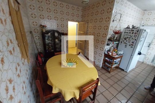Casa à venda com 5 quartos, 256m² em Barreto, Niterói