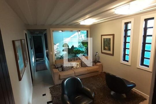 Casa à venda com 4 quartos, 202m² em Vila Progresso, Niterói