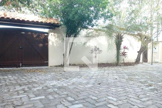 Casa à venda com 5 quartos, 340m² em Itaipu, Niterói