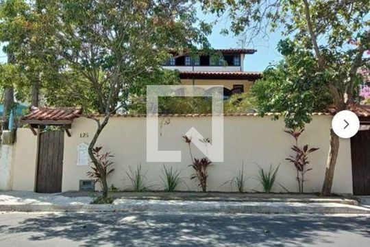 Casa à venda com 5 quartos, 340m² em Itaipu, Niterói