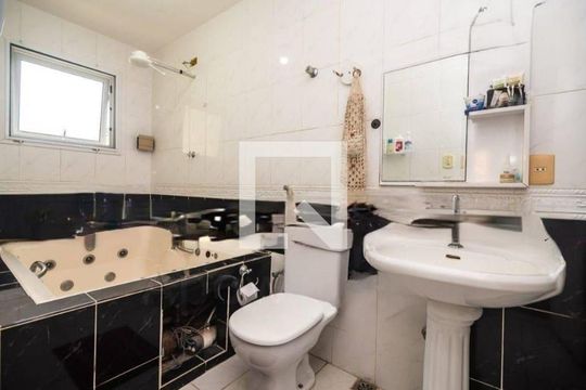 Casa à venda com 3 quartos, 254m² em Serra Grande, Niterói