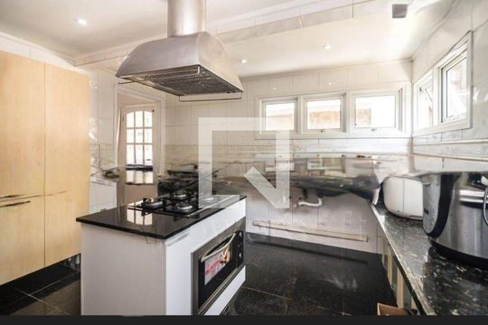 Casa à venda com 3 quartos, 254m² em Serra Grande, Niterói