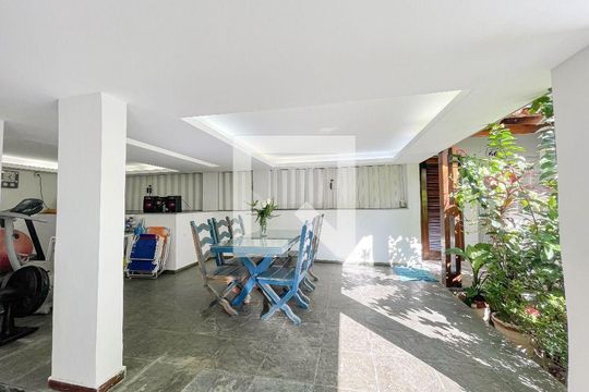 Casa à venda com 4 quartos, 315m² em Piratininga, Niterói