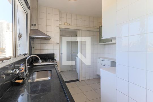 Cozinha de apartamento para alugar com 4 quartos, 138m² em Brooklin, São Paulo