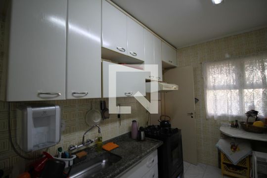 Cozinha de apartamento à venda com 2 quartos, 76m² em Vila Sofia, São Paulo
