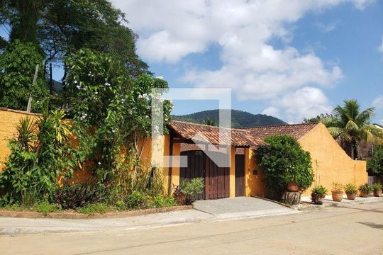 Casa à venda com 3 quartos, 140m² em Engenho do Mato, Niterói