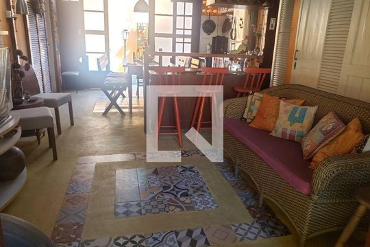Casa à venda com 3 quartos, 140m² em Engenho do Mato, Niterói