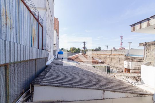 Vista dos quartos de casa para alugar com 2 quartos, 80m² em Km 18, Osasco