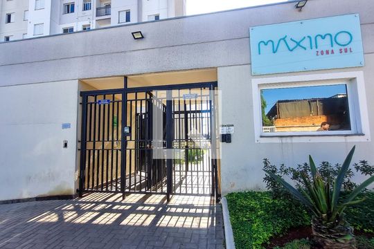 Fachada de apartamento para alugar com 2 quartos, 42m² em Parque Reboucas, São Paulo