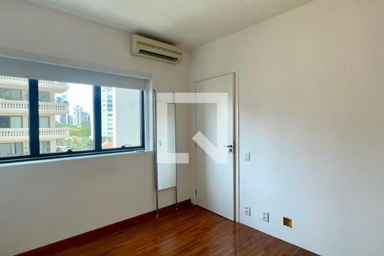 Quarto de apartamento à venda com 1 quarto, 43m² em Pinheiros, São Paulo