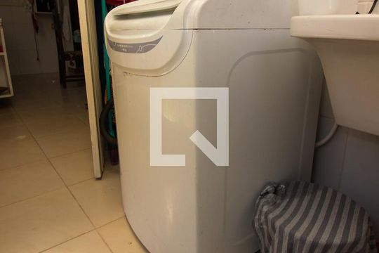 Área de Serviço de casa para alugar com 4 quartos, 220m² em Cristal, Porto Alegre
