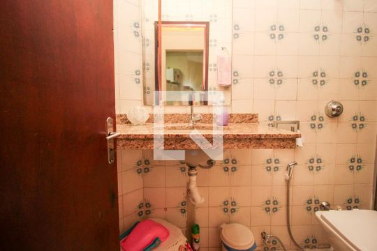 Banheiro 2 de casa à venda com 3 quartos, 174m² em Santo Andre, Belo Horizonte