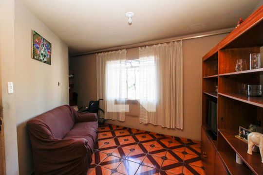 Casa à venda com 3 quartos, 174m² em Santo Andre, Belo Horizonte