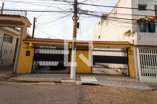 Fachada de casa à venda com 3 quartos, 100m² em Vila Santa Clara, São Paulo